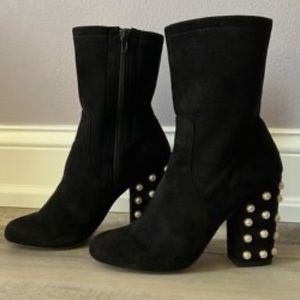 Neiman Marcus Pearl booties 🖤⚪️